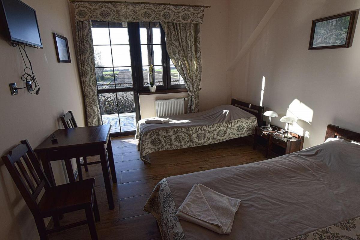 Osrodek Bialy Lew Bed & Breakfast Wojciechow  Екстериор снимка