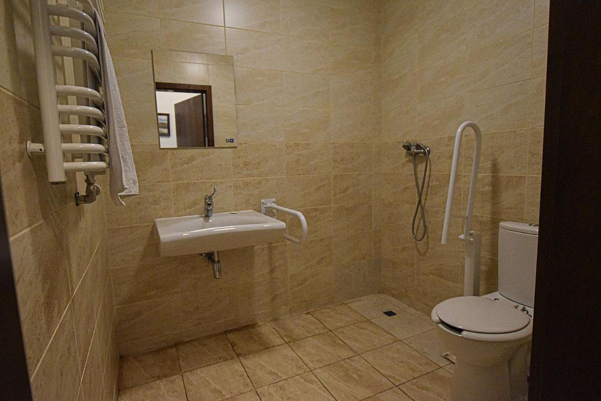 Osrodek Bialy Lew Bed & Breakfast Wojciechow  Екстериор снимка