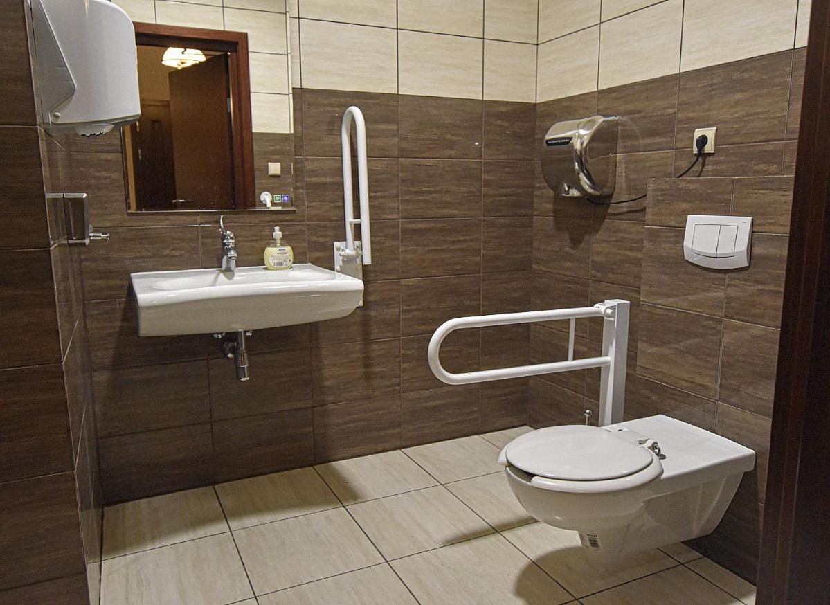 Osrodek Bialy Lew Bed & Breakfast Wojciechow  Екстериор снимка