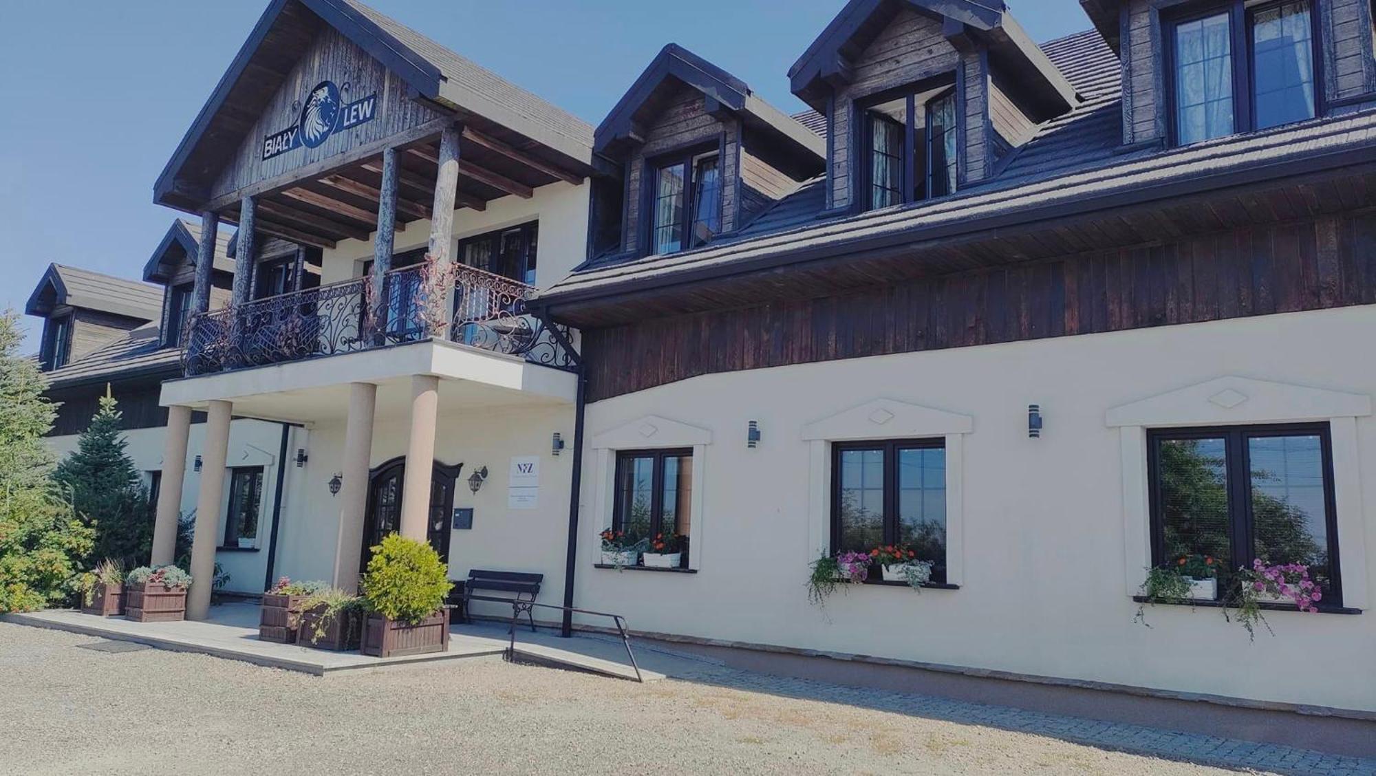 Osrodek Bialy Lew Bed & Breakfast Wojciechow  Екстериор снимка