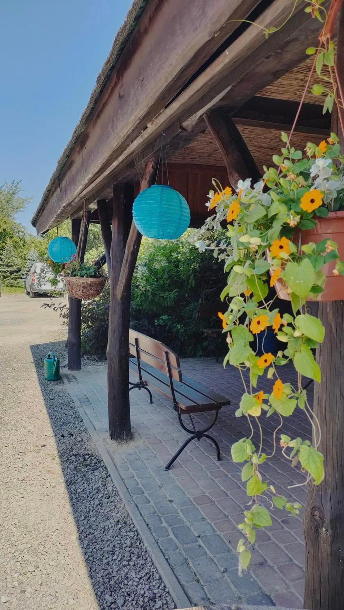 Osrodek Bialy Lew Bed & Breakfast Wojciechow  Екстериор снимка