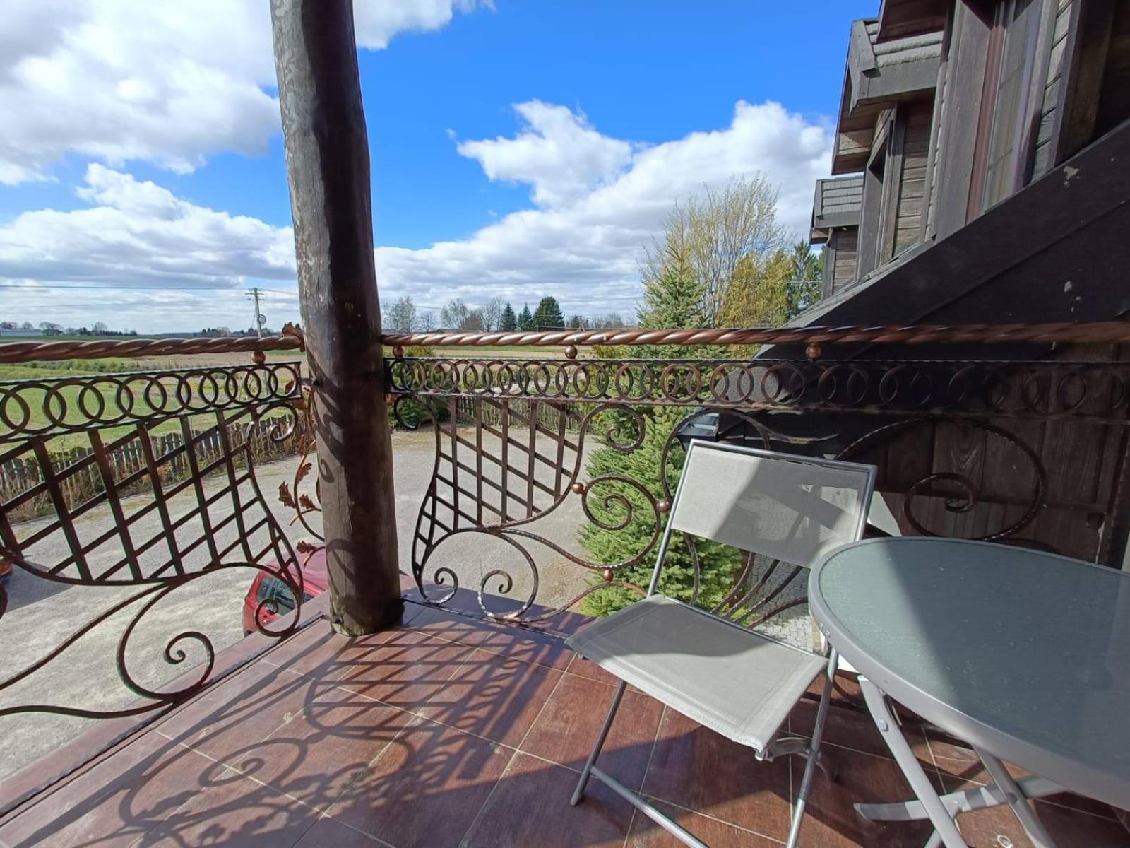 Osrodek Bialy Lew Bed & Breakfast Wojciechow  Екстериор снимка