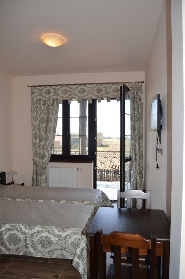 Osrodek Bialy Lew Bed & Breakfast Wojciechow  Екстериор снимка